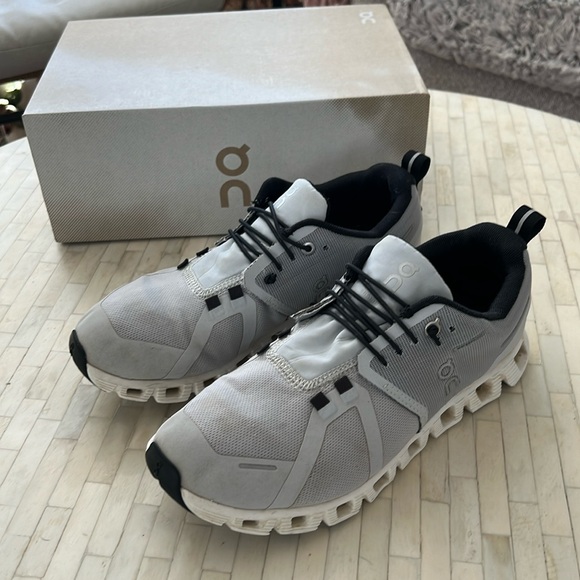 Cloud 5 Waterproof - 8 - Light Gray - Picture 2 of 10